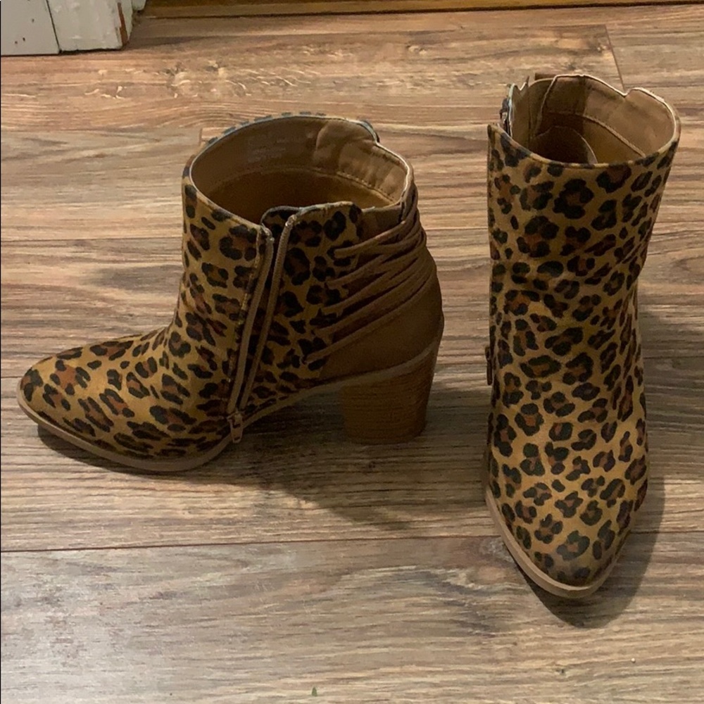 Cheetah booties - Picture 1 of 3